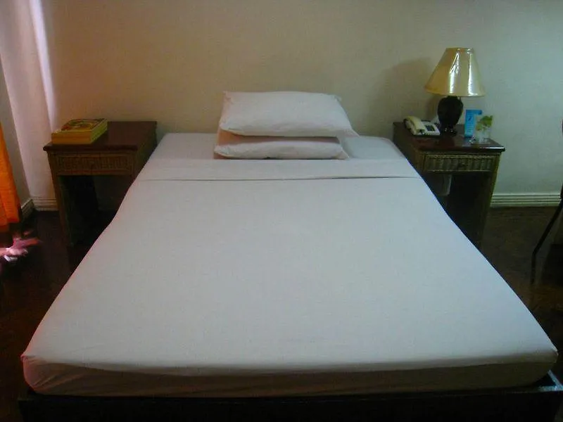 Salcedo Suites Manila 3*,