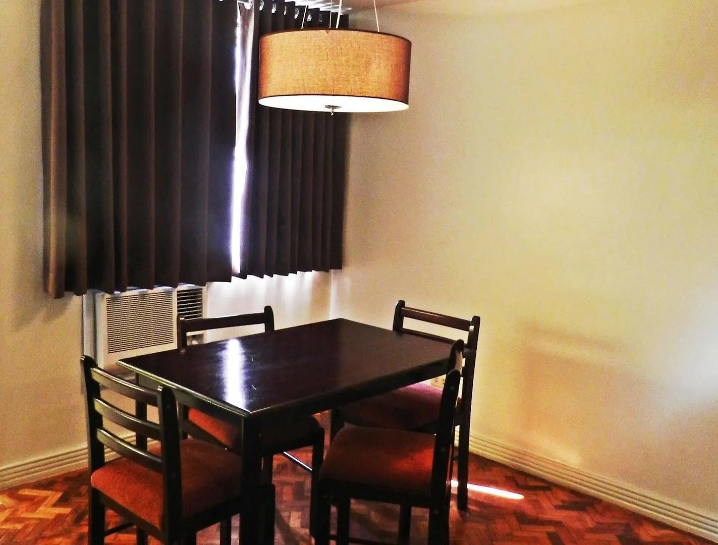 Salcedo Suites Manila Aparthotel