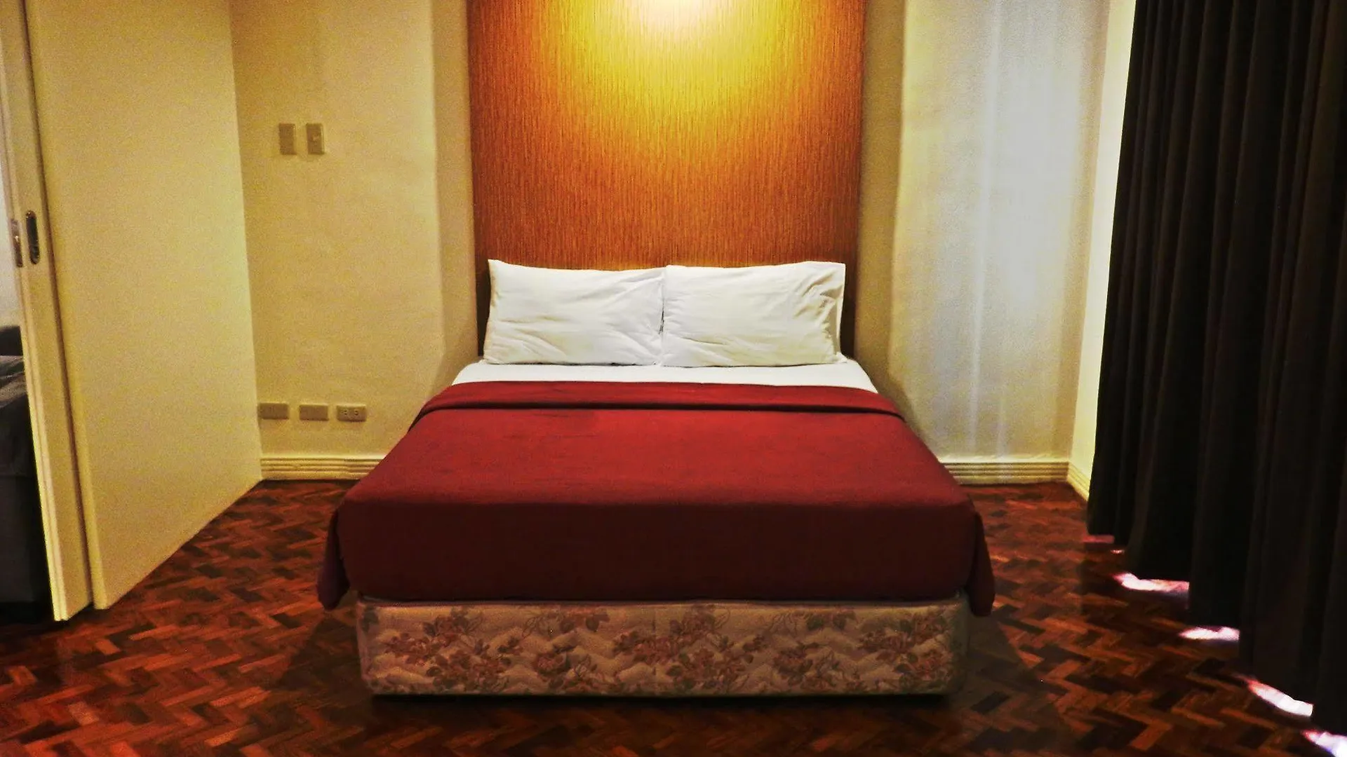 Salcedo Suites Manila 3*,